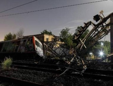 Την διαλεύκανση του εκτροχιασμού στο Άδενδρο ζητούν τα πολιτικά κόμματα